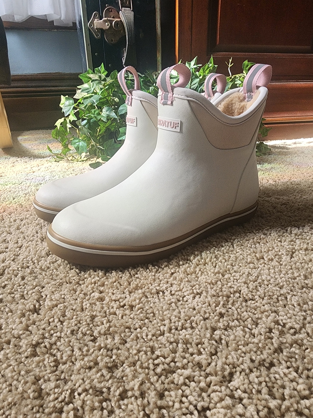 Xtratuf Women’s White Winter Faux Fur Lined Boots with Pink Trim